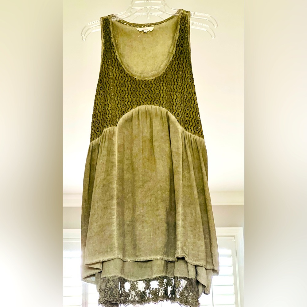 Entro Boutique Dress ▪️ Sleeveless Boho with underlying lace detailed slip.